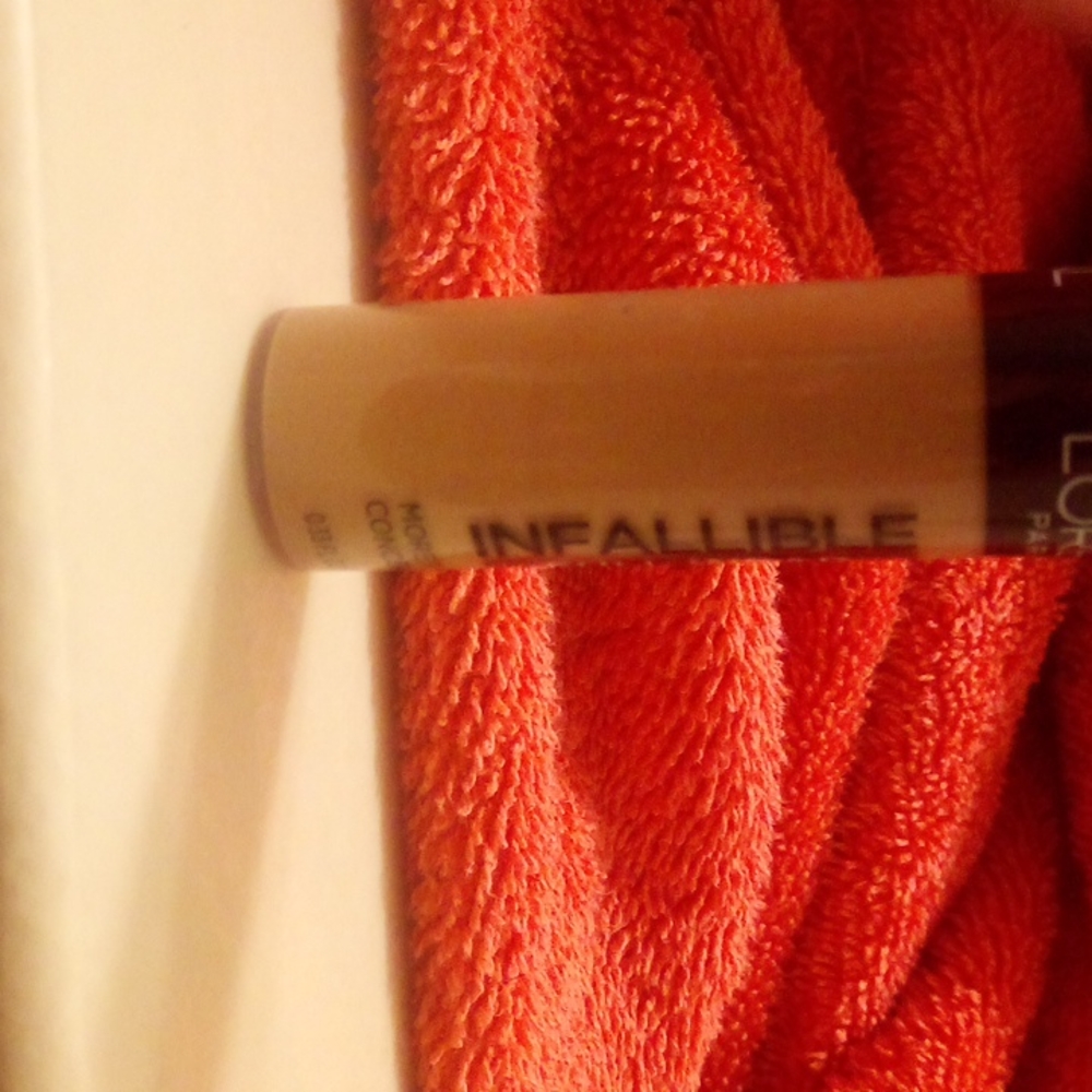 Concealer - Picture 2 of 2